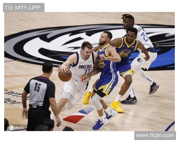 勇士客场击败独行侠,完美收官,展现无可撼动的王者之姿